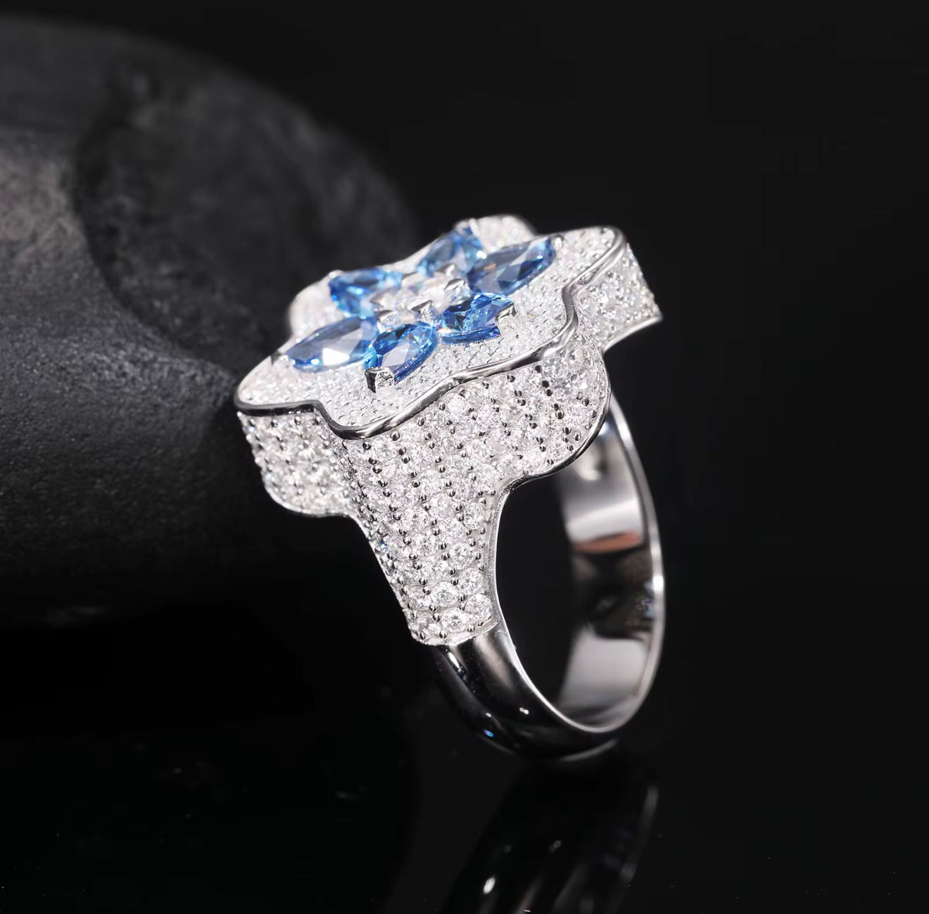 Moissanite - Blue Clover Ring