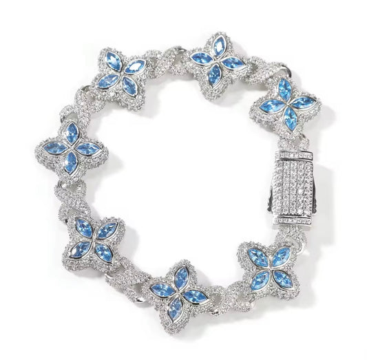 Clover Bracelet - Iced out
