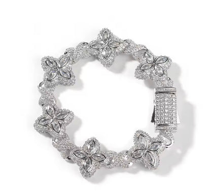 Clover Bracelet - Iced out