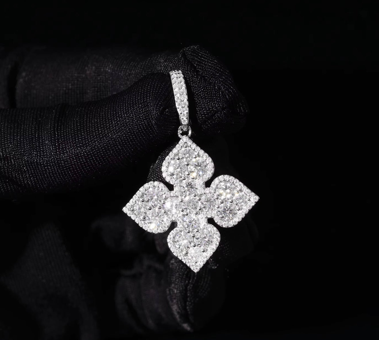 Moissanite - Clover Pendant